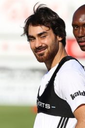 Veli Kavlak, Beşiktaş’tan ayrılacak mı?
