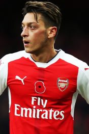 Mesut Özil, Barcelona’da!