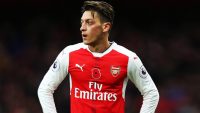 Mesut Özil, Barcelona’da!